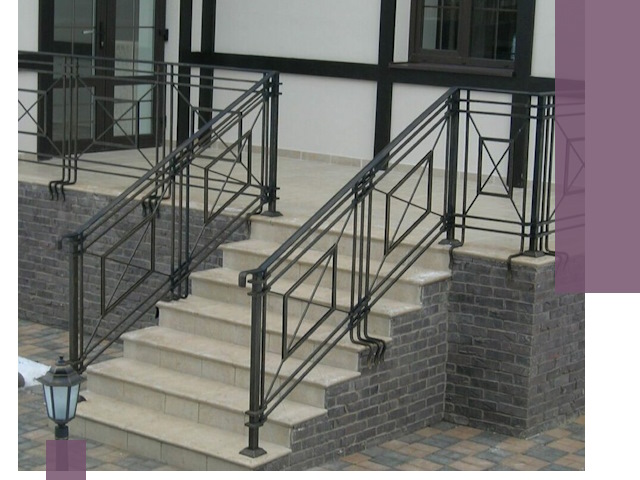 Перила для крыльца в Подольске — монтаж, изготовление и установка