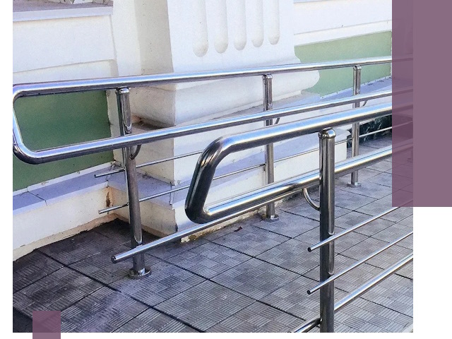 Ограждения пандусов из металла и нержавейки в Подольске